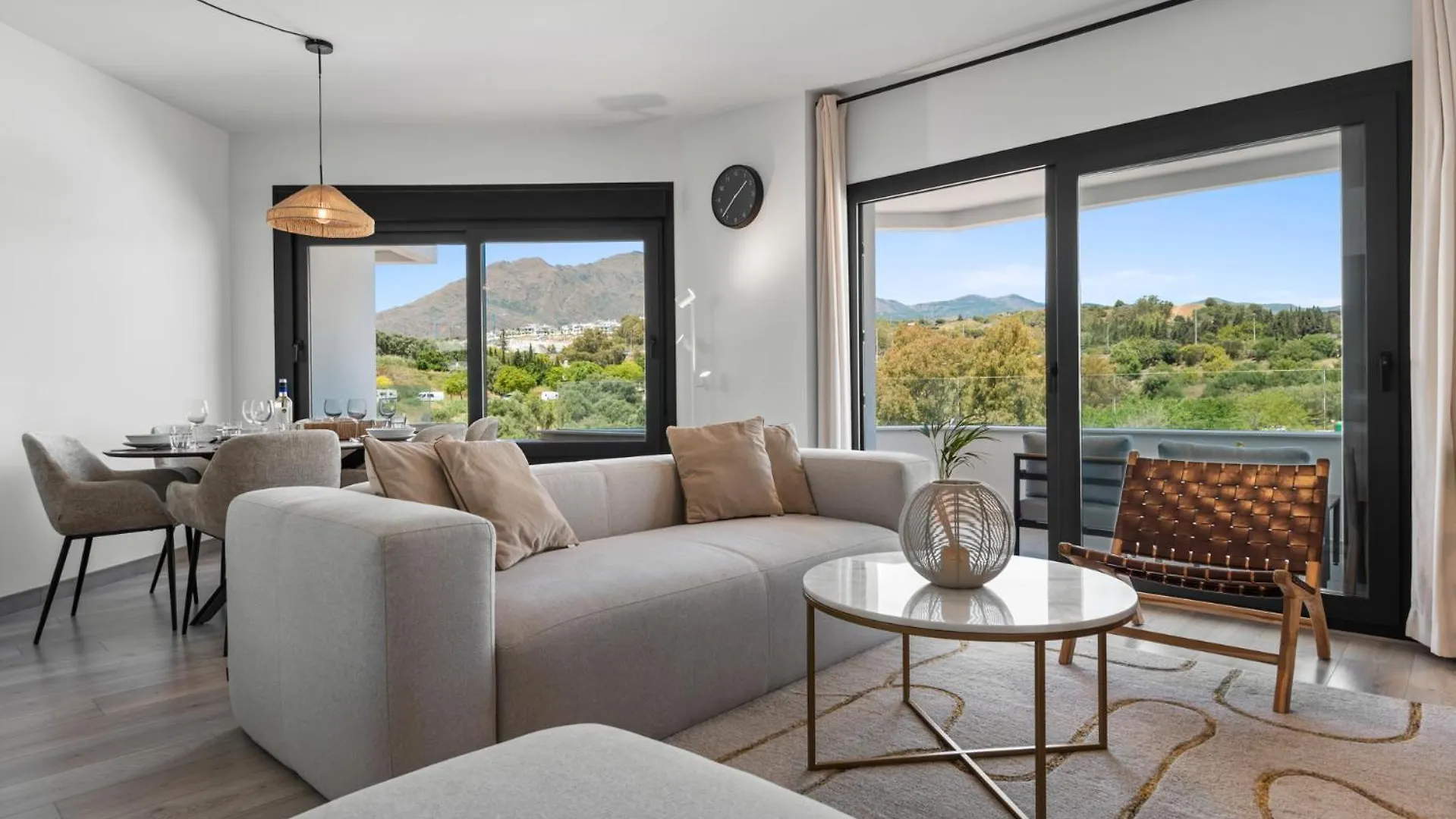 Casa Maddie - Panoramic View Penthouse Estepona
