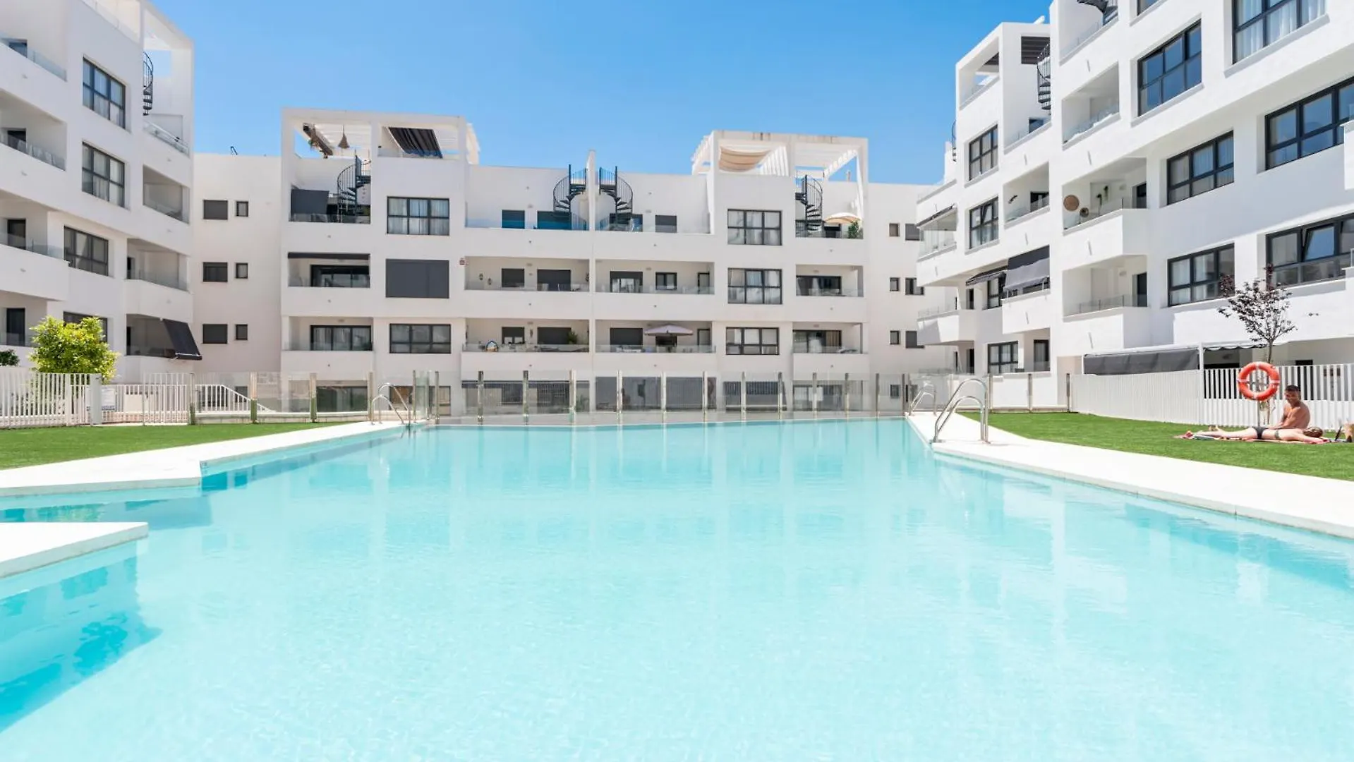 Casa Maddie - Panoramic View Penthouse Estepona